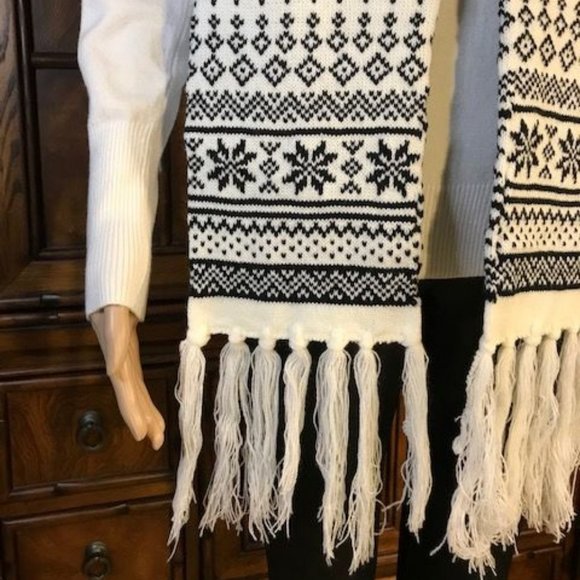 *2 PCS* Fair Isle & Hearts Scarf and Hat Set - Picture 8 of 10